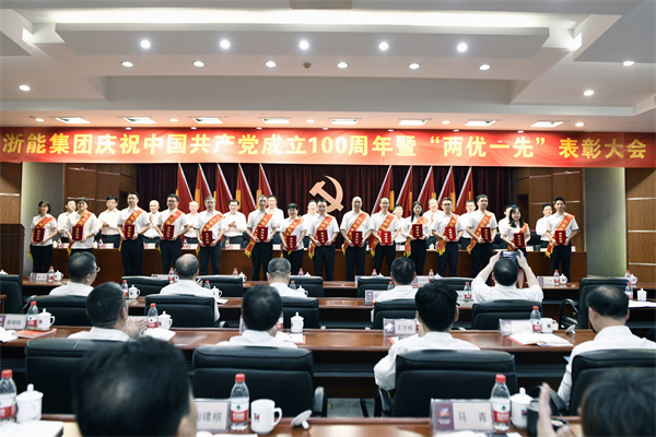 2020年度集團(tuán)優(yōu)秀黨務(wù)工作者代表。 朱將云 攝.jpg